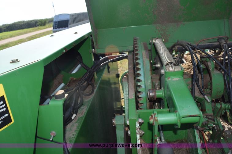 image for item L5759 2000 John Deere 100 large square baler