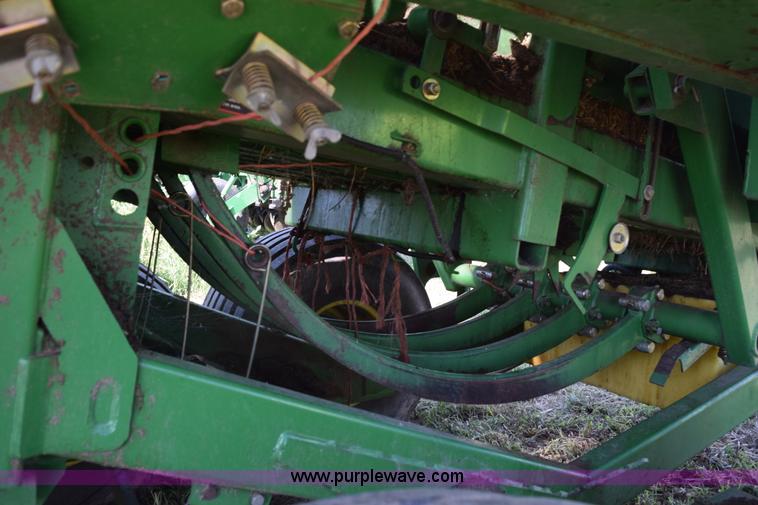 image for item L5759 2000 John Deere 100 large square baler