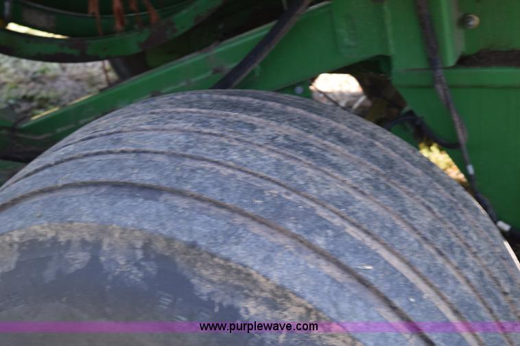 image for item L5759 2000 John Deere 100 large square baler