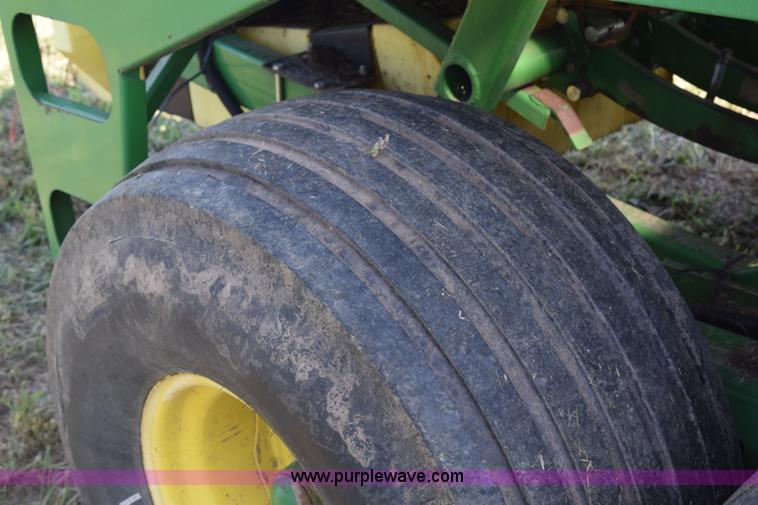 image for item L5759 2000 John Deere 100 large square baler