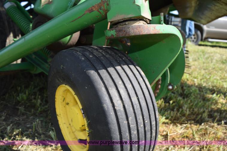 image for item L5759 2000 John Deere 100 large square baler