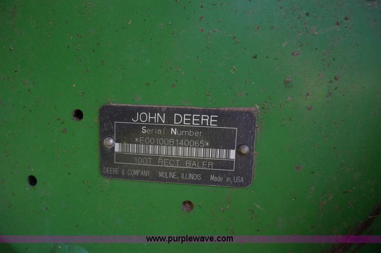 image for item L5759 2000 John Deere 100 large square baler