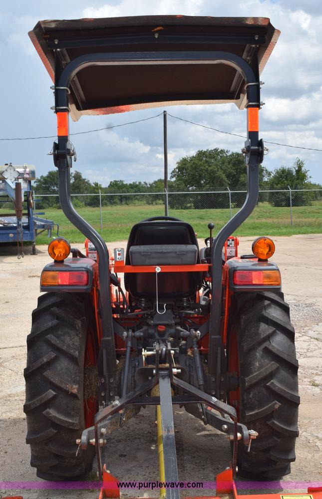 image for item L5786 2014 Kubota L3200D MFWD tractor