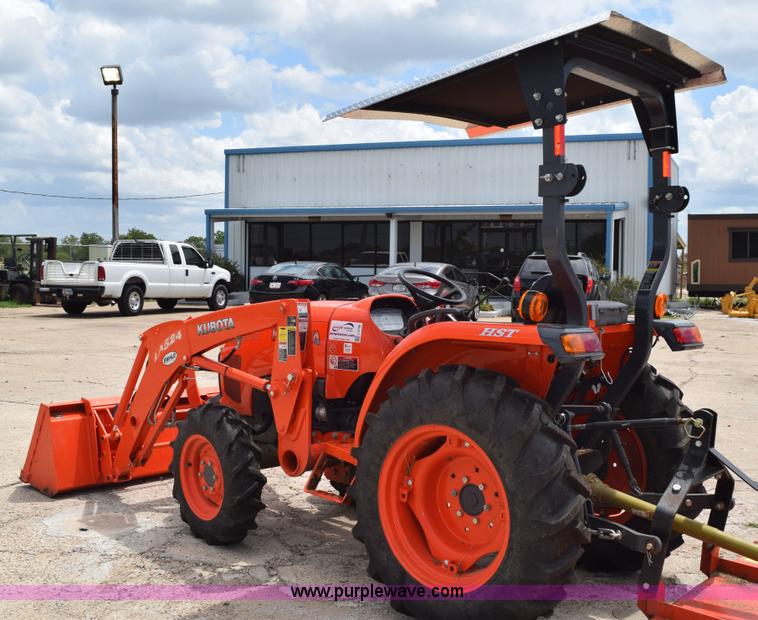 image for item L5786 2014 Kubota L3200D MFWD tractor