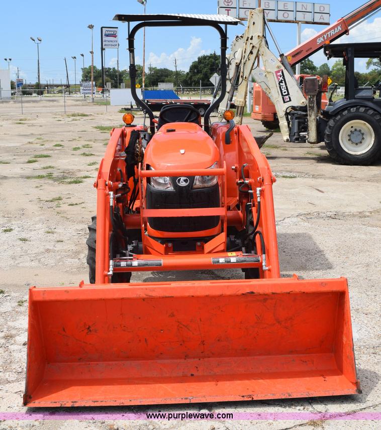 image for item L5786 2014 Kubota L3200D MFWD tractor