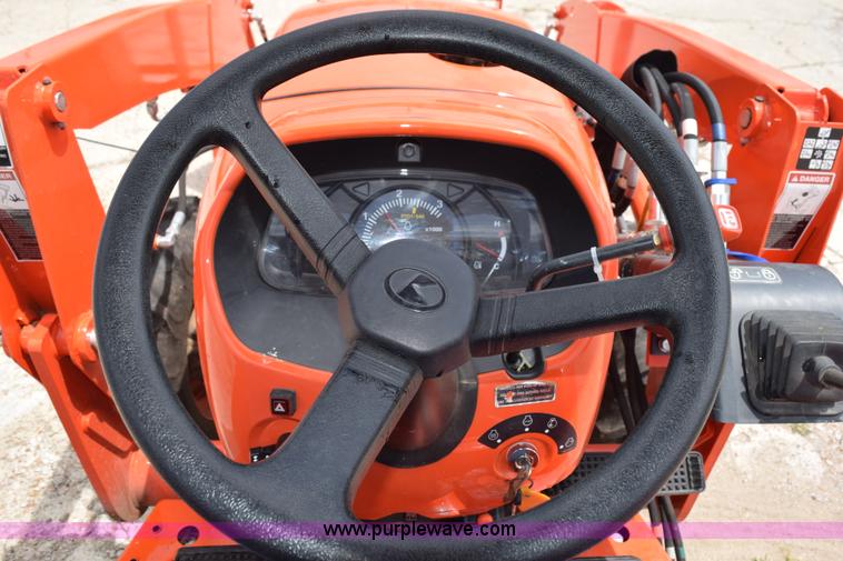 image for item L5786 2014 Kubota L3200D MFWD tractor