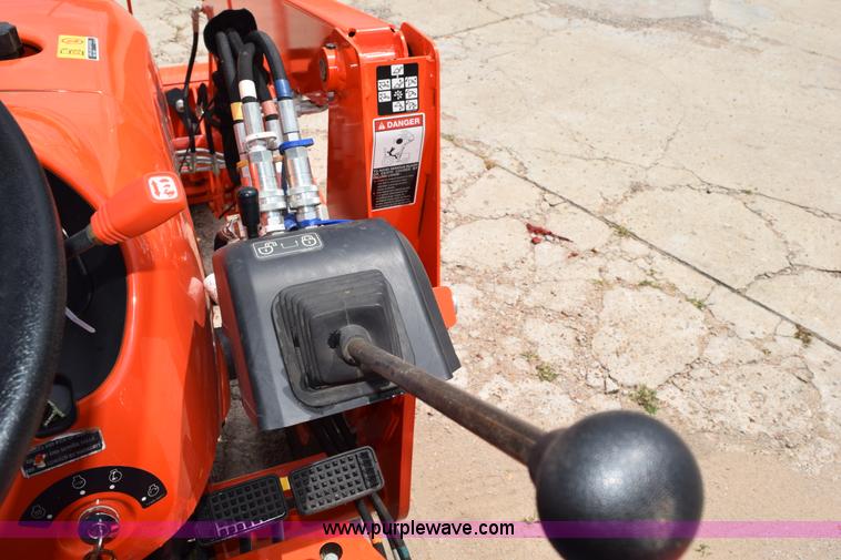 image for item L5786 2014 Kubota L3200D MFWD tractor