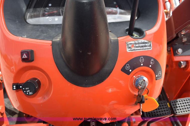 image for item L5786 2014 Kubota L3200D MFWD tractor