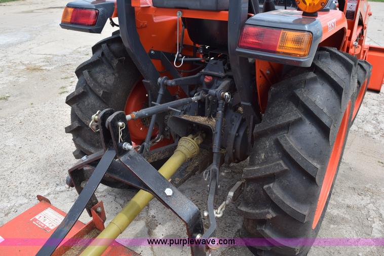 image for item L5786 2014 Kubota L3200D MFWD tractor