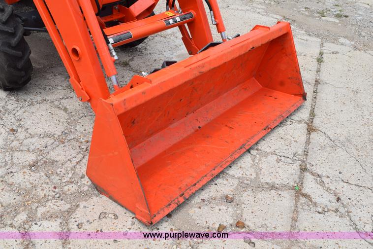 image for item L5786 2014 Kubota L3200D MFWD tractor