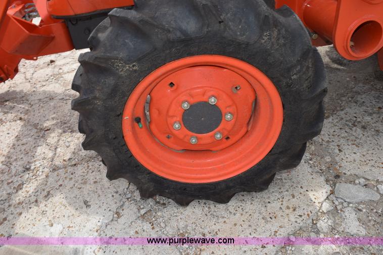 image for item L5786 2014 Kubota L3200D MFWD tractor