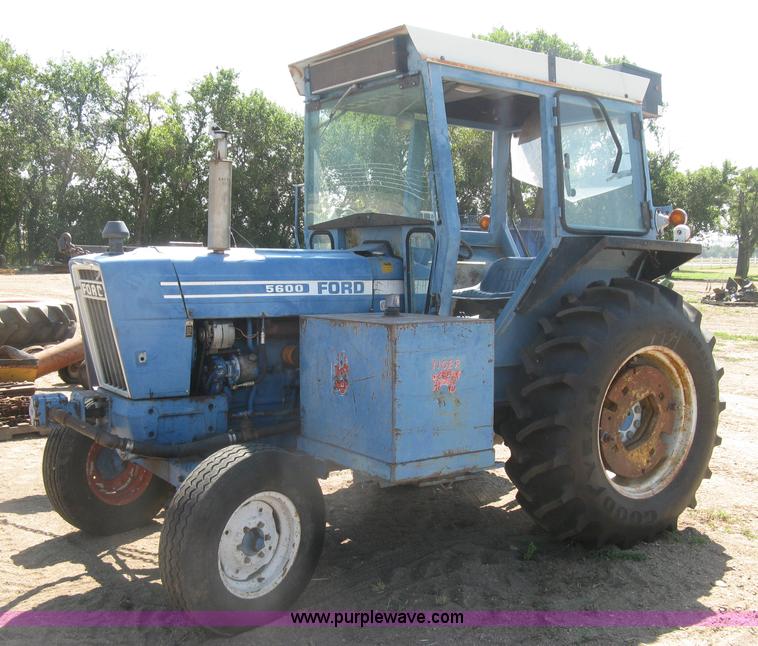 Ford 5600 tractor in Kinsley, KS | Item L6273 sold | Purple Wave