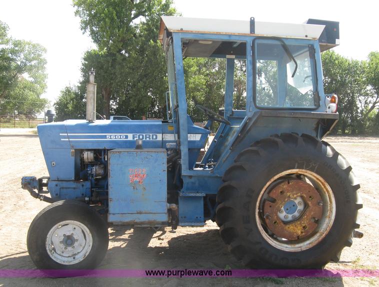 image for item L6273 Ford 5600 tractor