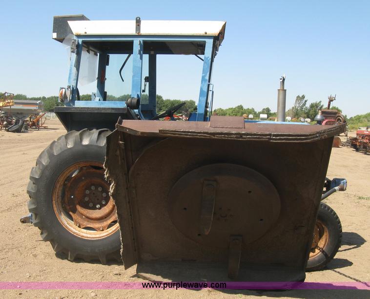 image for item L6273 Ford 5600 tractor