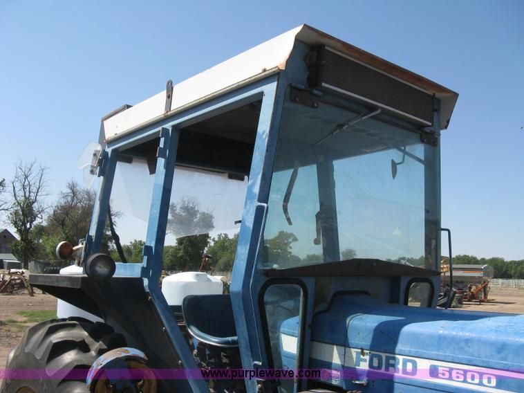 image for item L6273 Ford 5600 tractor