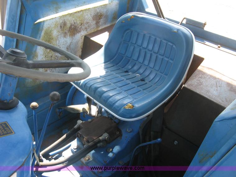 image for item L6273 Ford 5600 tractor