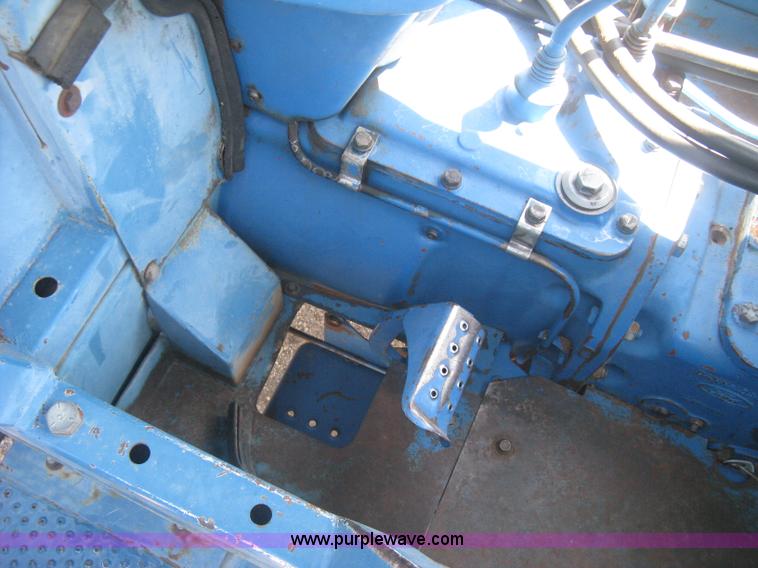 image for item L6273 Ford 5600 tractor