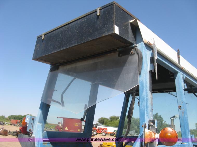 image for item L6273 Ford 5600 tractor