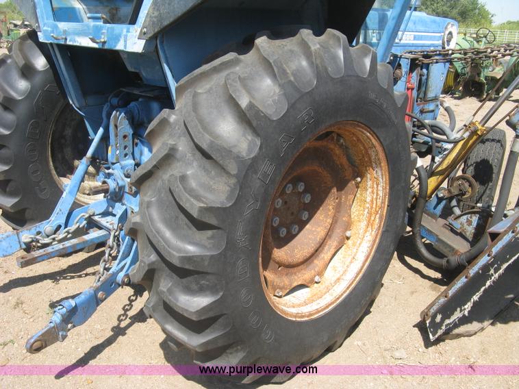 image for item L6273 Ford 5600 tractor