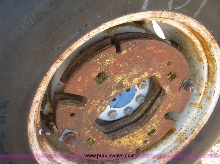 image for item L6273 Ford 5600 tractor