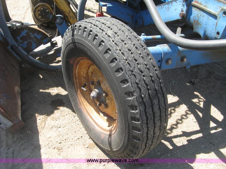 image for item L6273 Ford 5600 tractor