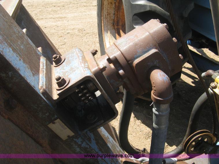 image for item L6273 Ford 5600 tractor