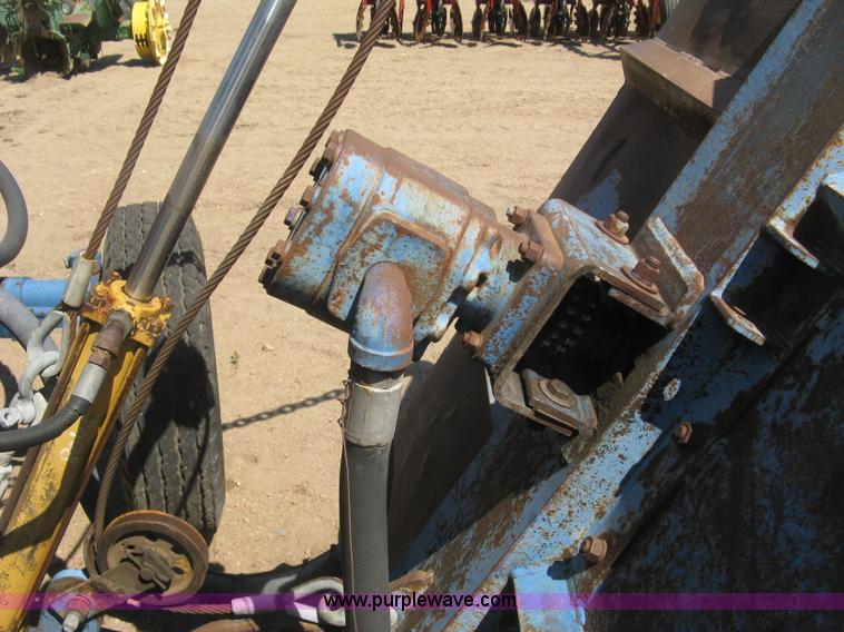 image for item L6273 Ford 5600 tractor