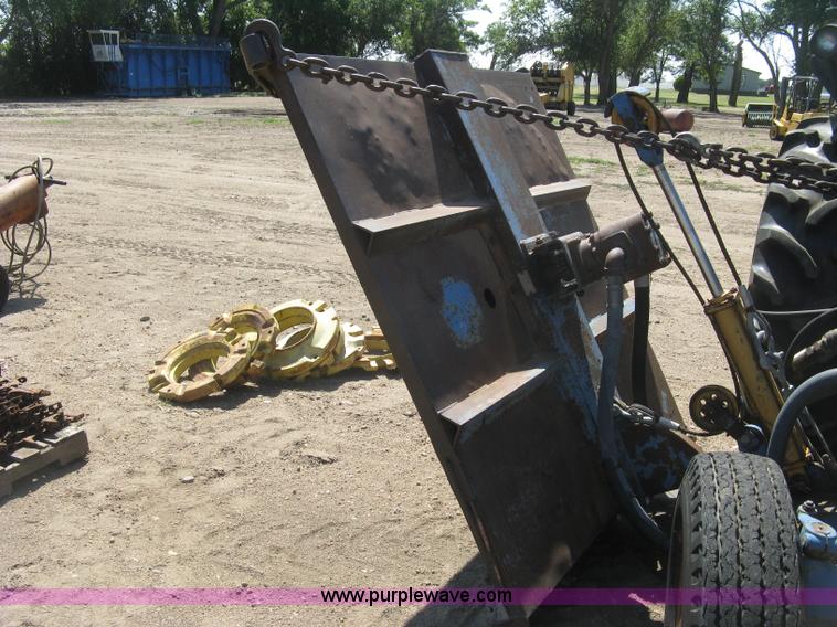 image for item L6273 Ford 5600 tractor