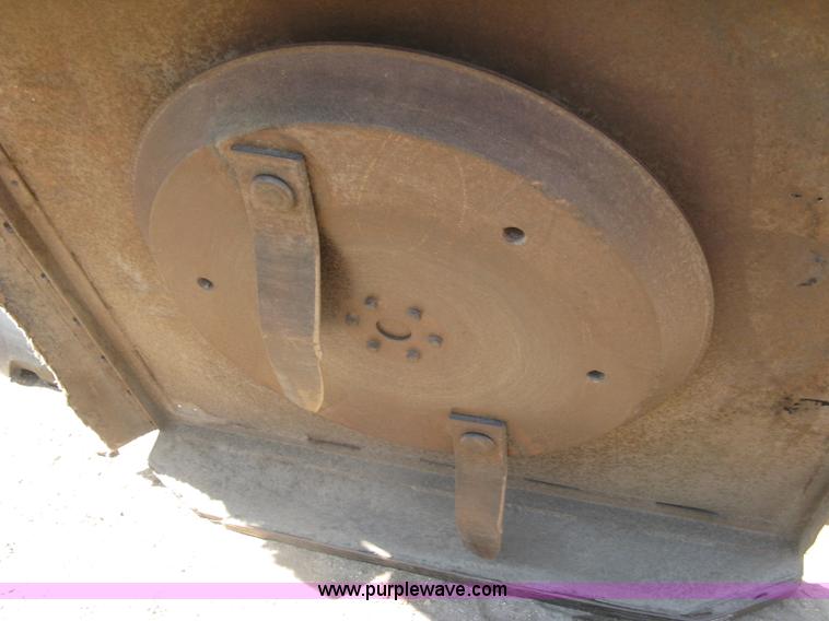 image for item L6273 Ford 5600 tractor