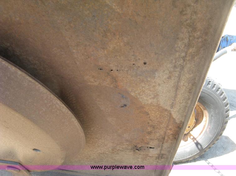 image for item L6273 Ford 5600 tractor