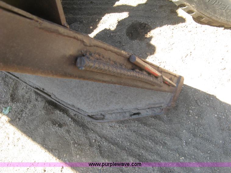 image for item L6273 Ford 5600 tractor