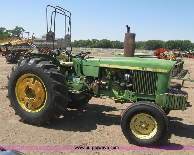 image for item L6274 John Deere 2020 tractor