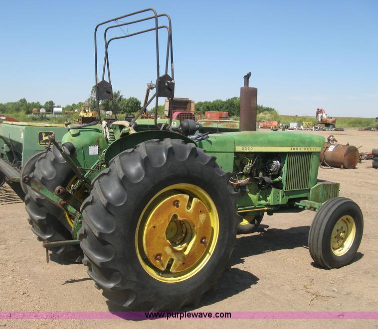 image for item L6274 John Deere 2020 tractor