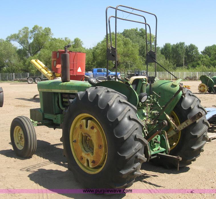 image for item L6274 John Deere 2020 tractor