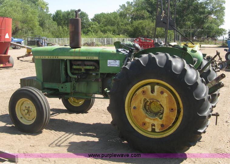 image for item L6274 John Deere 2020 tractor