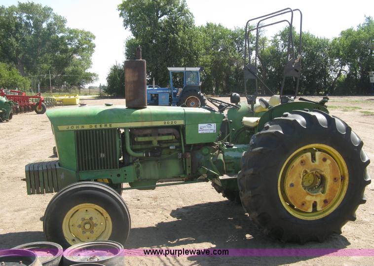image for item L6274 John Deere 2020 tractor