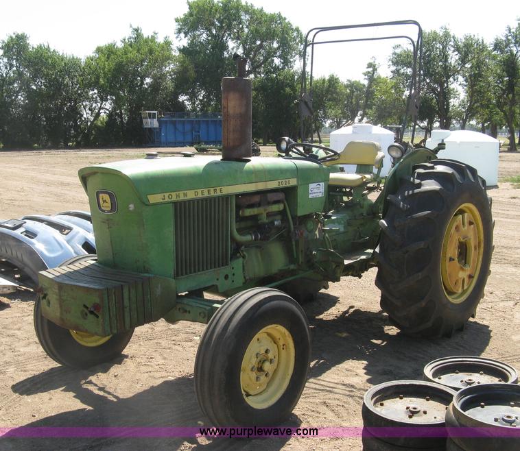 image for item L6274 John Deere 2020 tractor