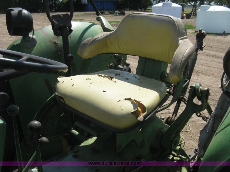 image for item L6274 John Deere 2020 tractor