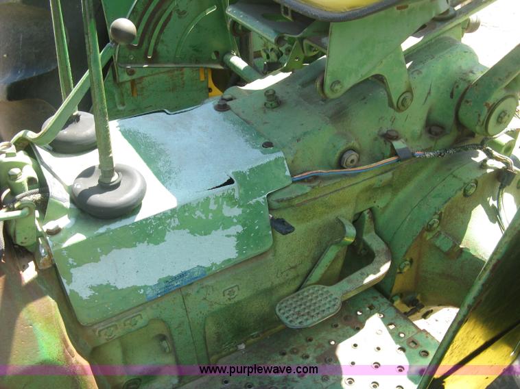 image for item L6274 John Deere 2020 tractor