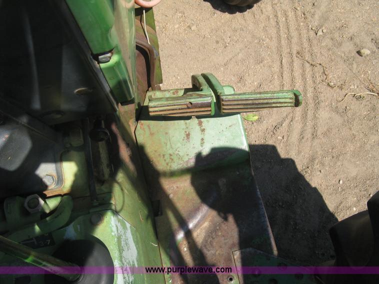 image for item L6274 John Deere 2020 tractor