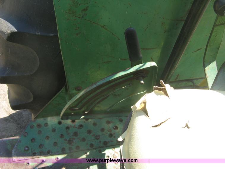 image for item L6274 John Deere 2020 tractor