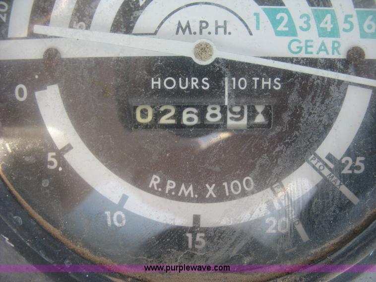 image for item L6274 John Deere 2020 tractor