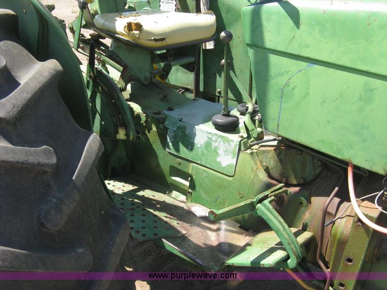 image for item L6274 John Deere 2020 tractor