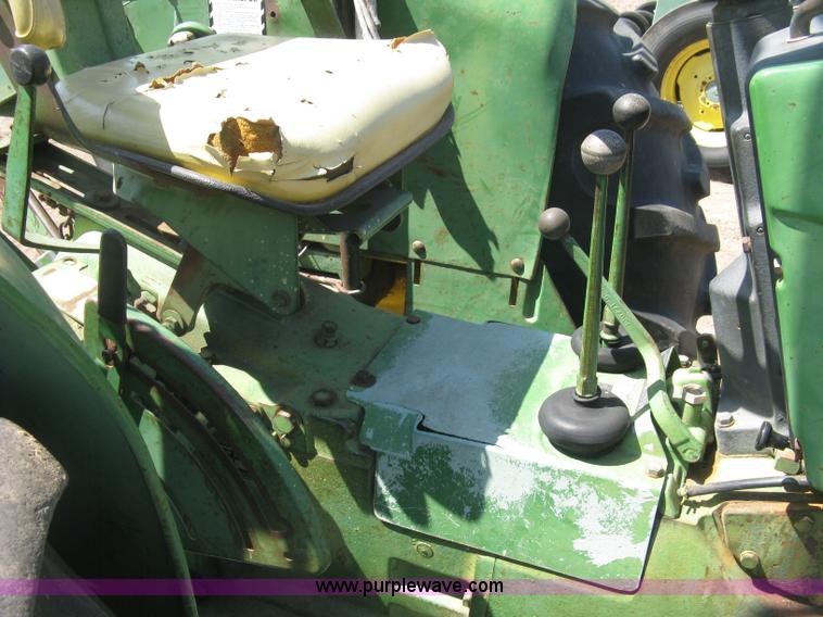 image for item L6274 John Deere 2020 tractor