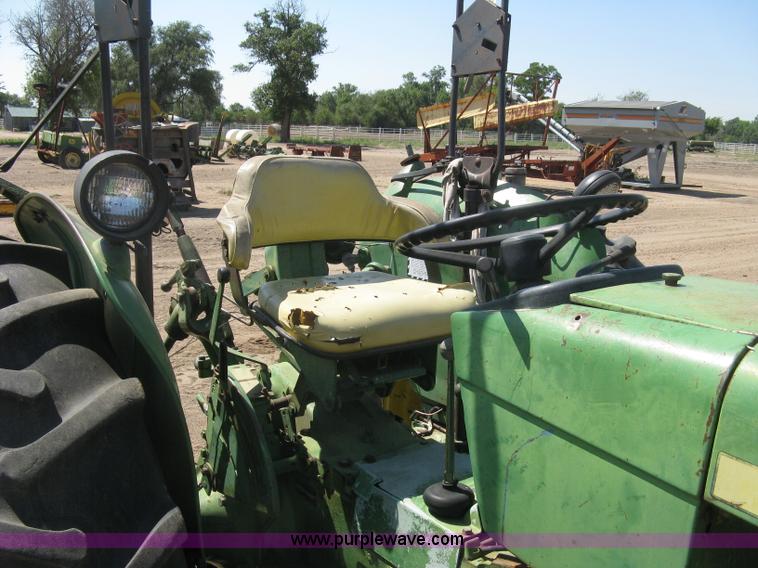 image for item L6274 John Deere 2020 tractor