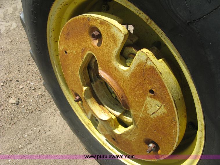 image for item L6274 John Deere 2020 tractor