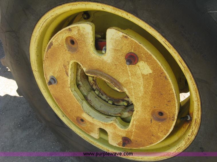 image for item L6274 John Deere 2020 tractor