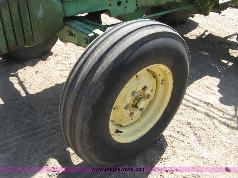 image for item L6274 John Deere 2020 tractor