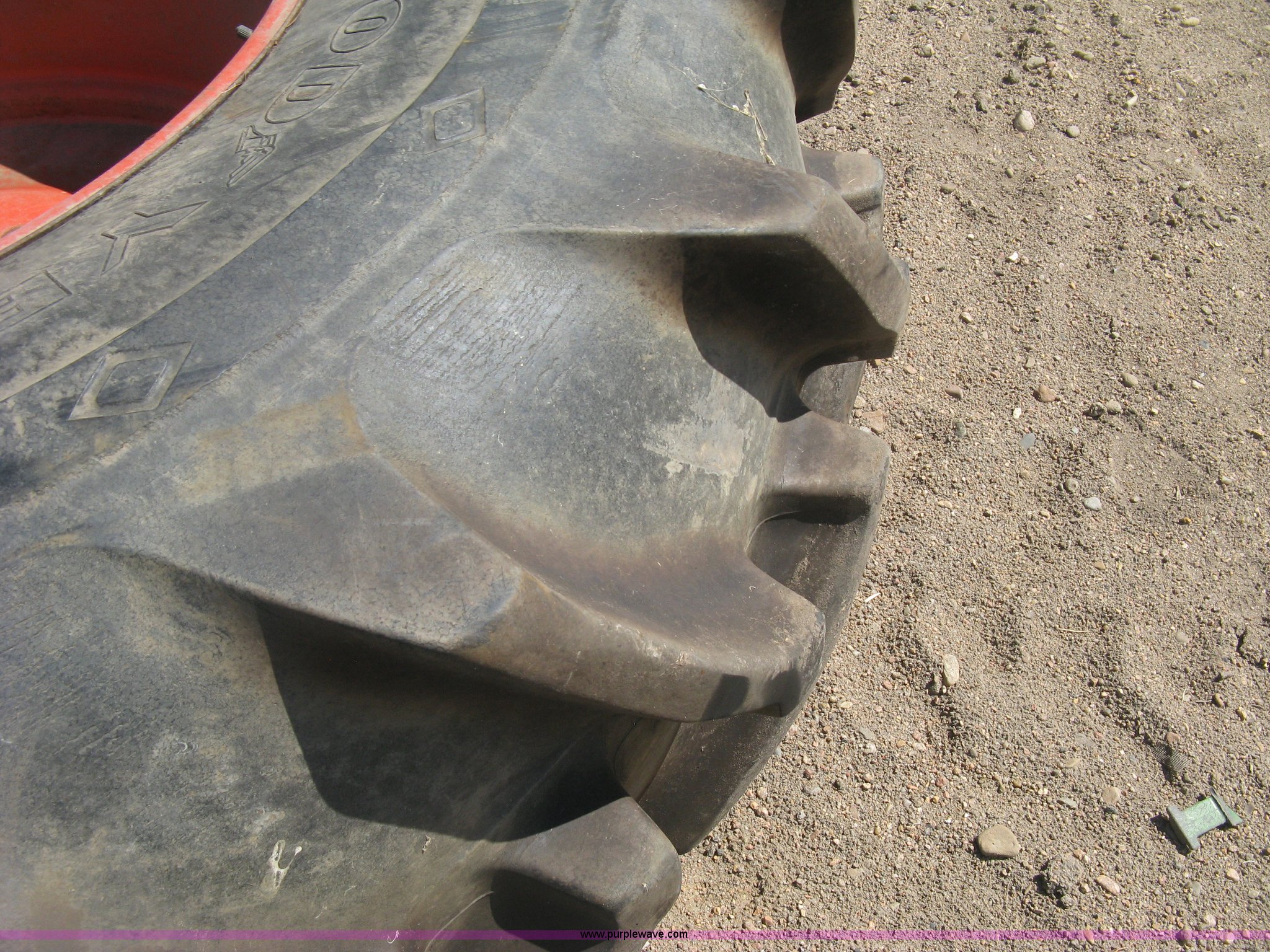Gleaner combine rear axle, wheels, and front tire in Kinsley, KS | Item ...