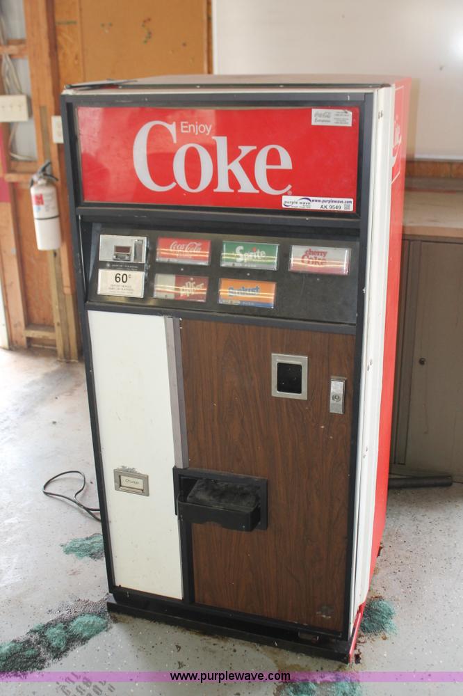 image for item AK9549 Coke vending machine